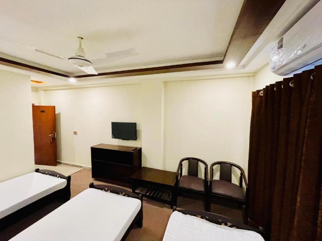 Citymax Hotel Rawalpindi Bagian luar foto