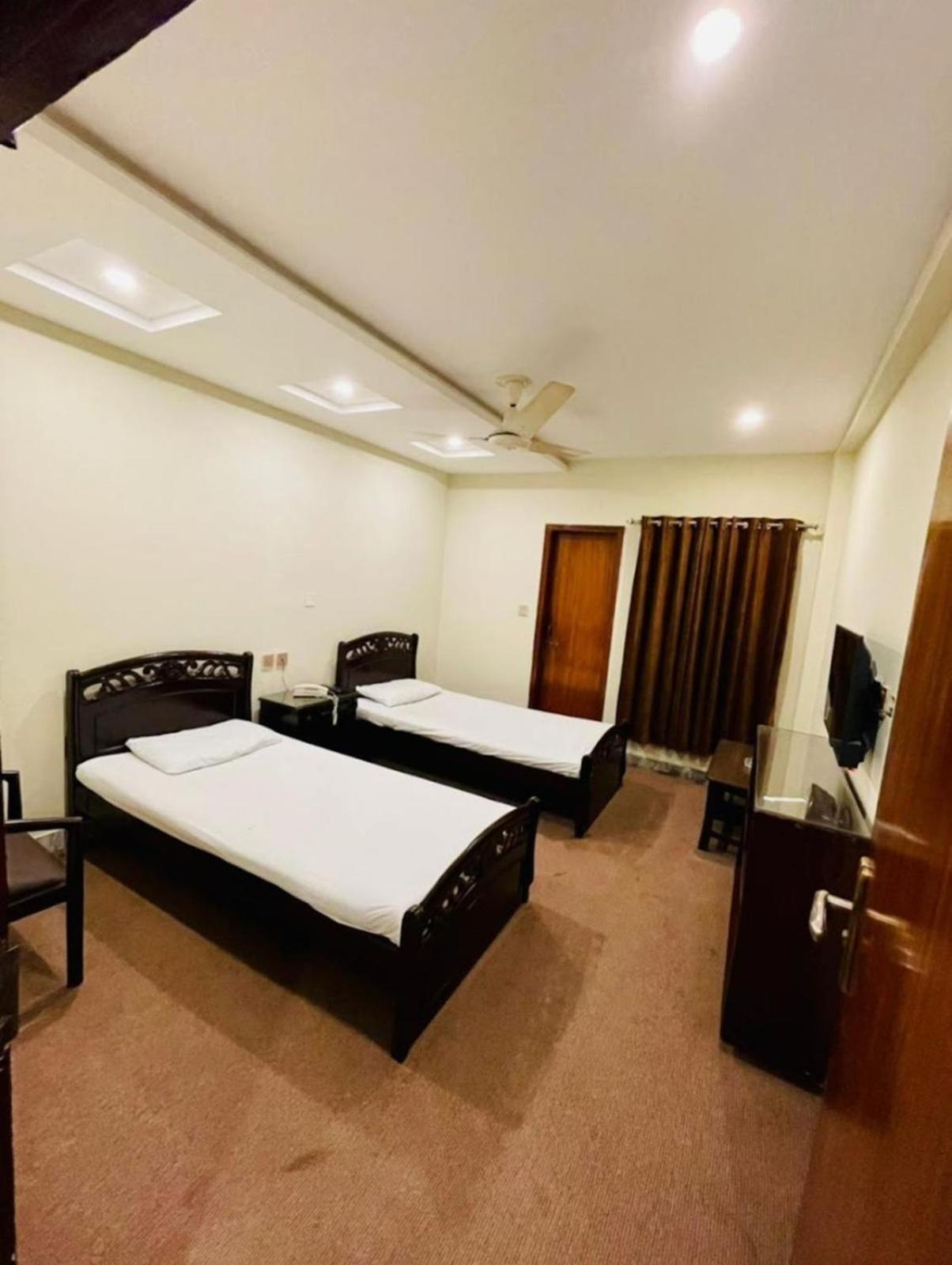 Citymax Hotel Rawalpindi Bagian luar foto